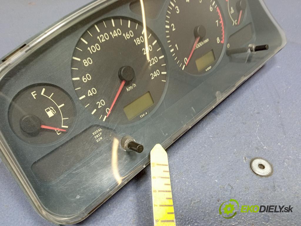 Toyota Avensis 1.6 1999 prístrojovka/ budíky 83800-05230