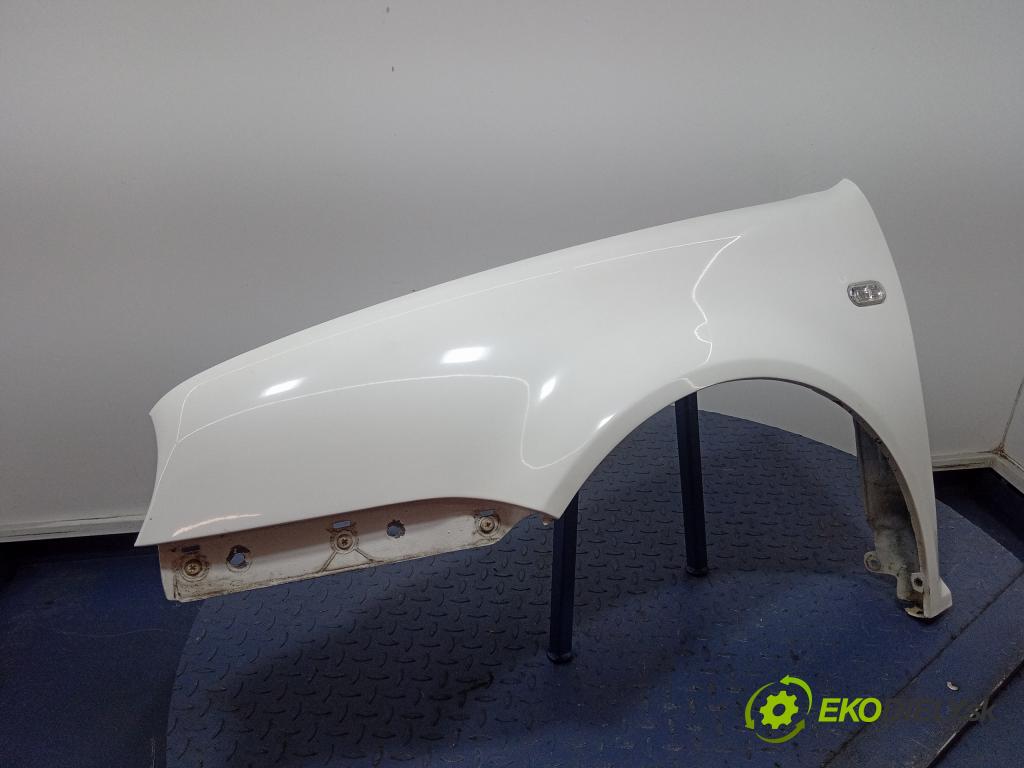 Volkswagen Golf 2002 blatnik před Levý: 01