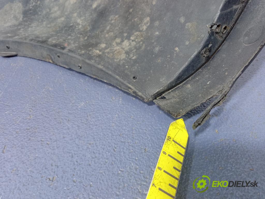 Volkswagen Golf 2002 nárazník před 01