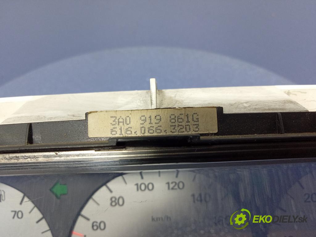 Volkswagen Passat 1.9 d 1996 prístrojovka/ budíky 3A0919861G