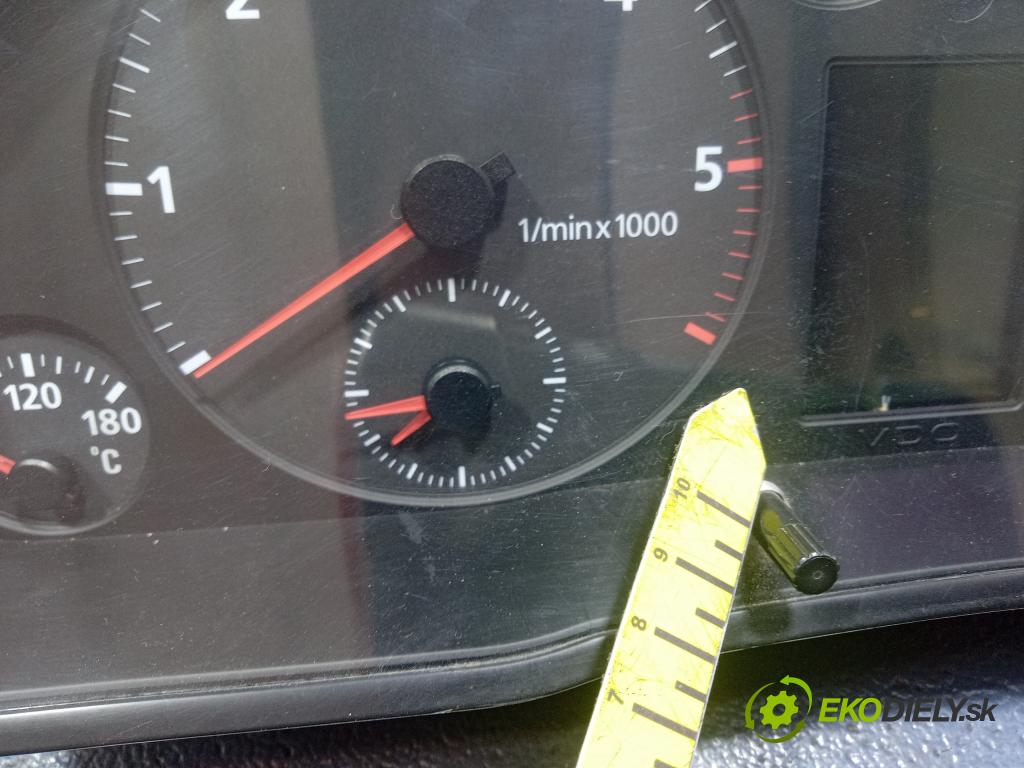 Audi A4 1997 prístrojovka/ budíky 8D0919034E
