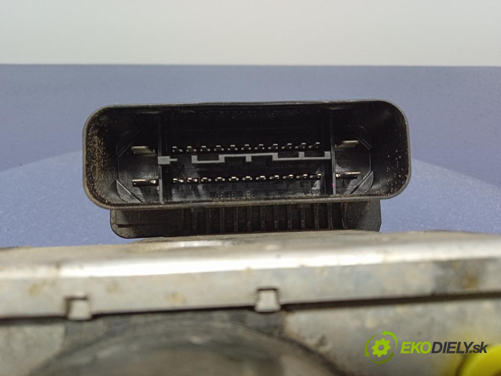 Volkswagen Golf 2009 čerpadlo ABS x 1K0614117AF