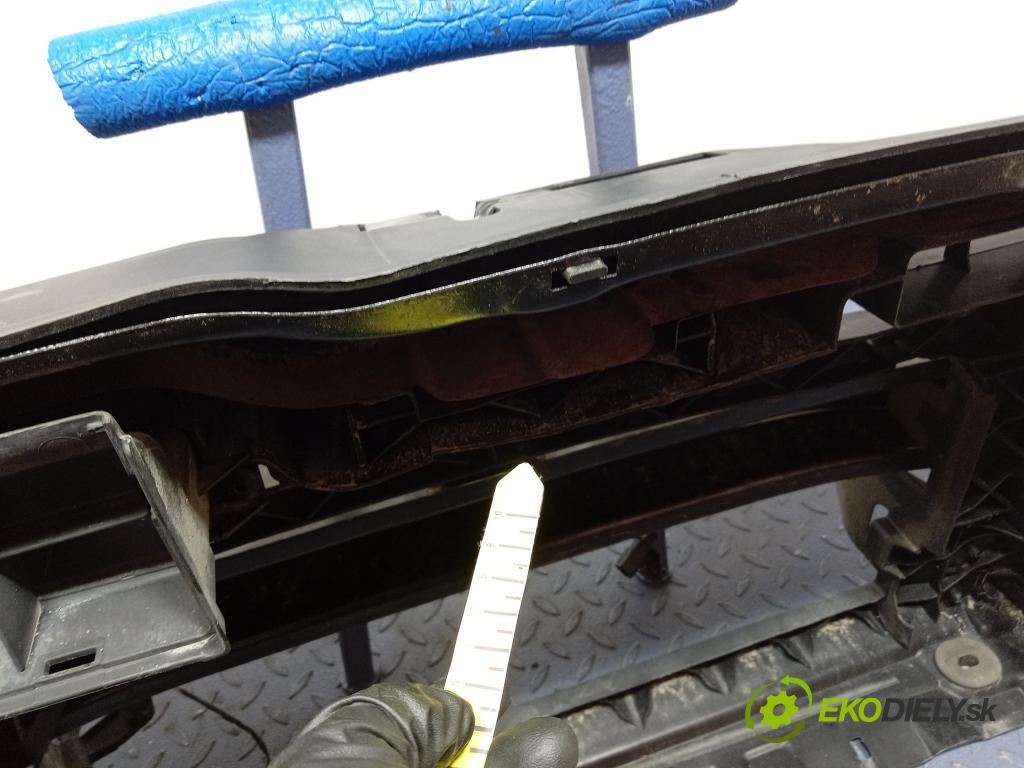Volkswagen Golf 2009 výztuha Čelní / stěna Přední 01