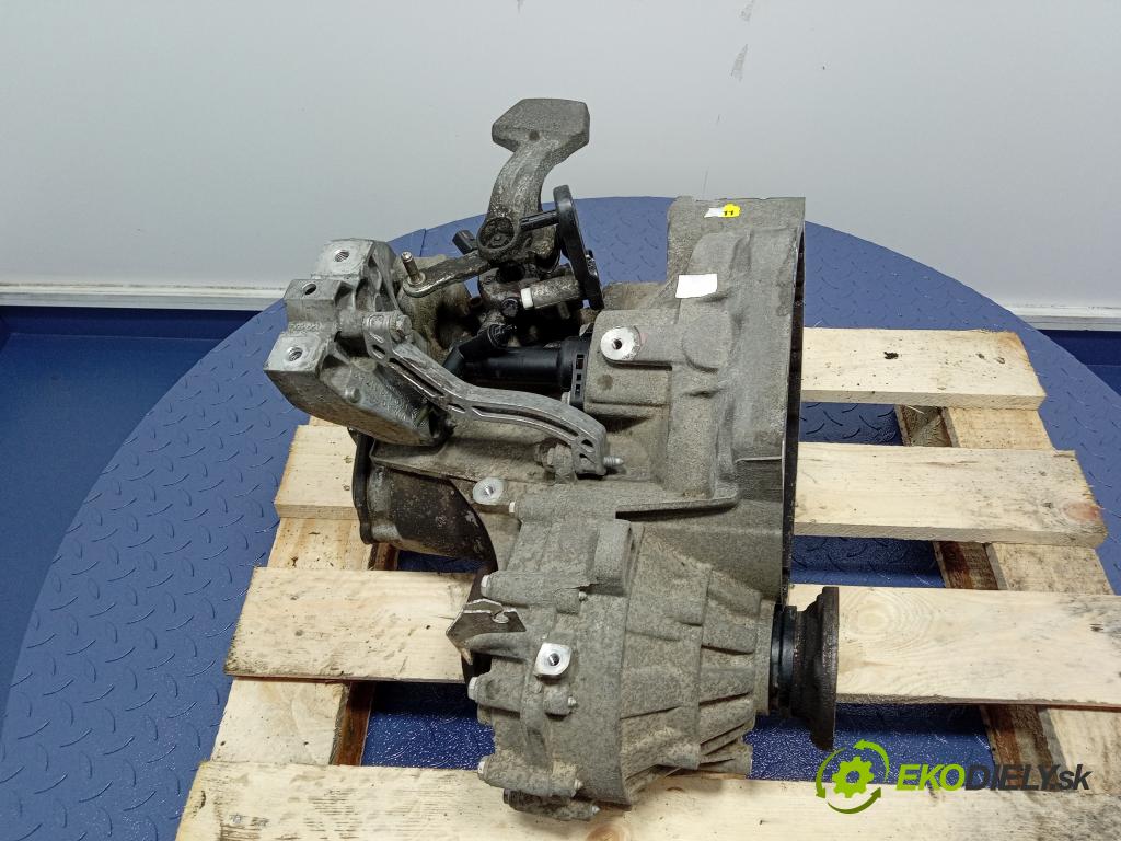 Volkswagen Golf 2009 prevodovka Manualna JCR