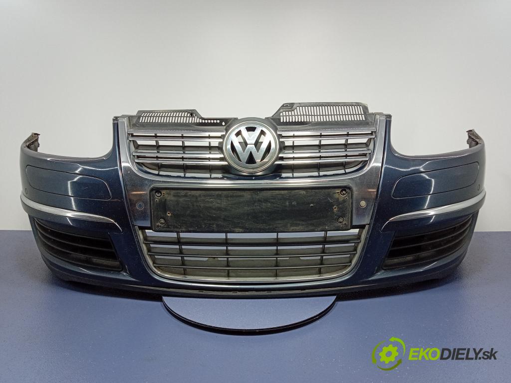 Volkswagen Golf 2009 nárazník před 01
