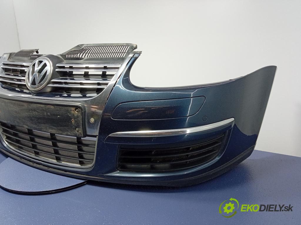 Volkswagen Golf 2009 nárazník před 01