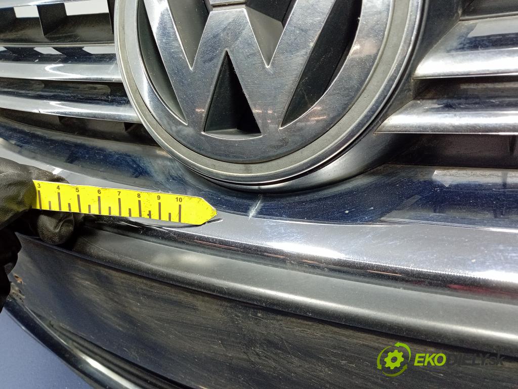 Volkswagen Golf 2009 nárazník před 01
