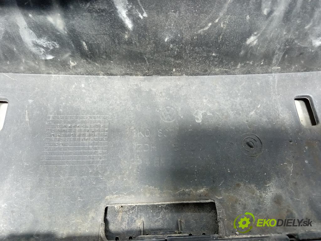 Volkswagen Golf 2009 nárazník před 01