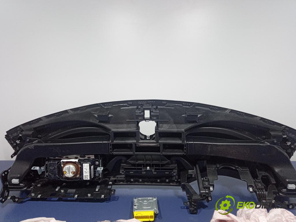 Porsche Panamera 2017 kokpit,pristrojová doska 971857003M