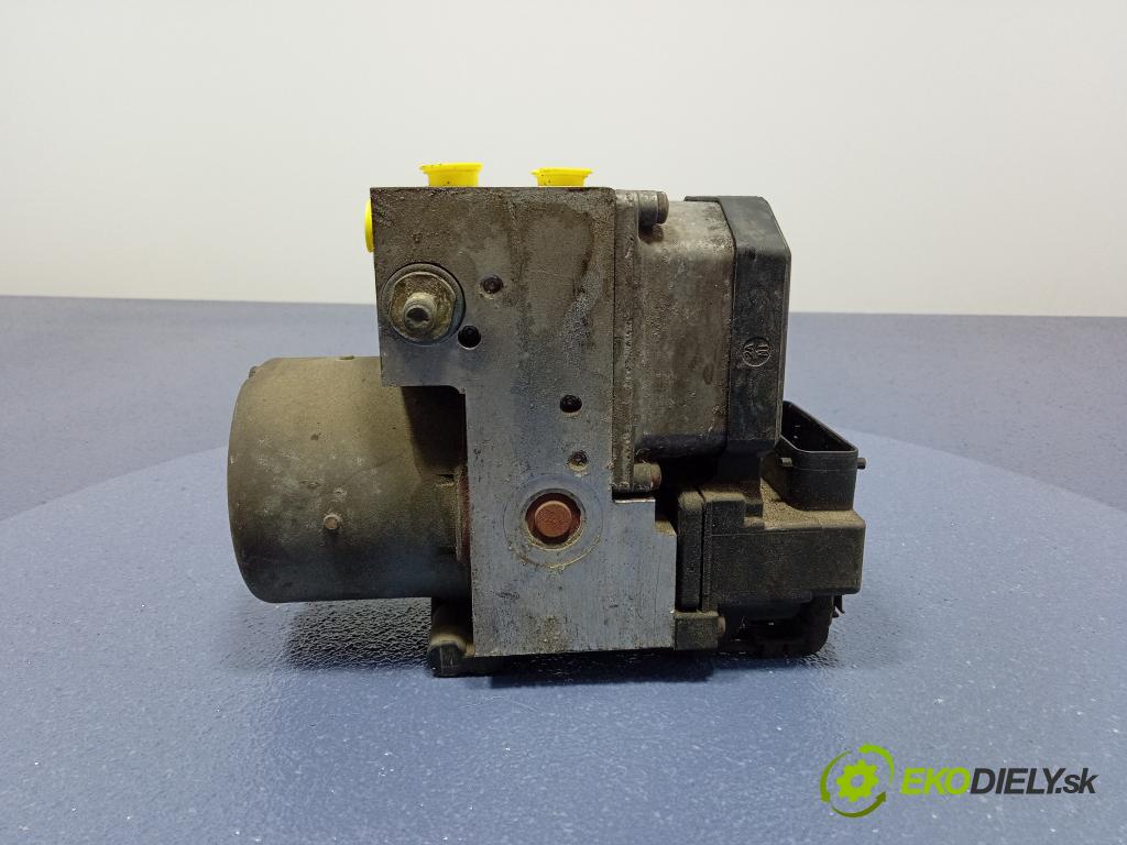 Volkswagen Passat 1998 čerpadlo ABS x 8E0614111B