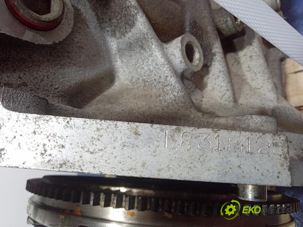 Mazda 6 2006 motor Benzín: L8