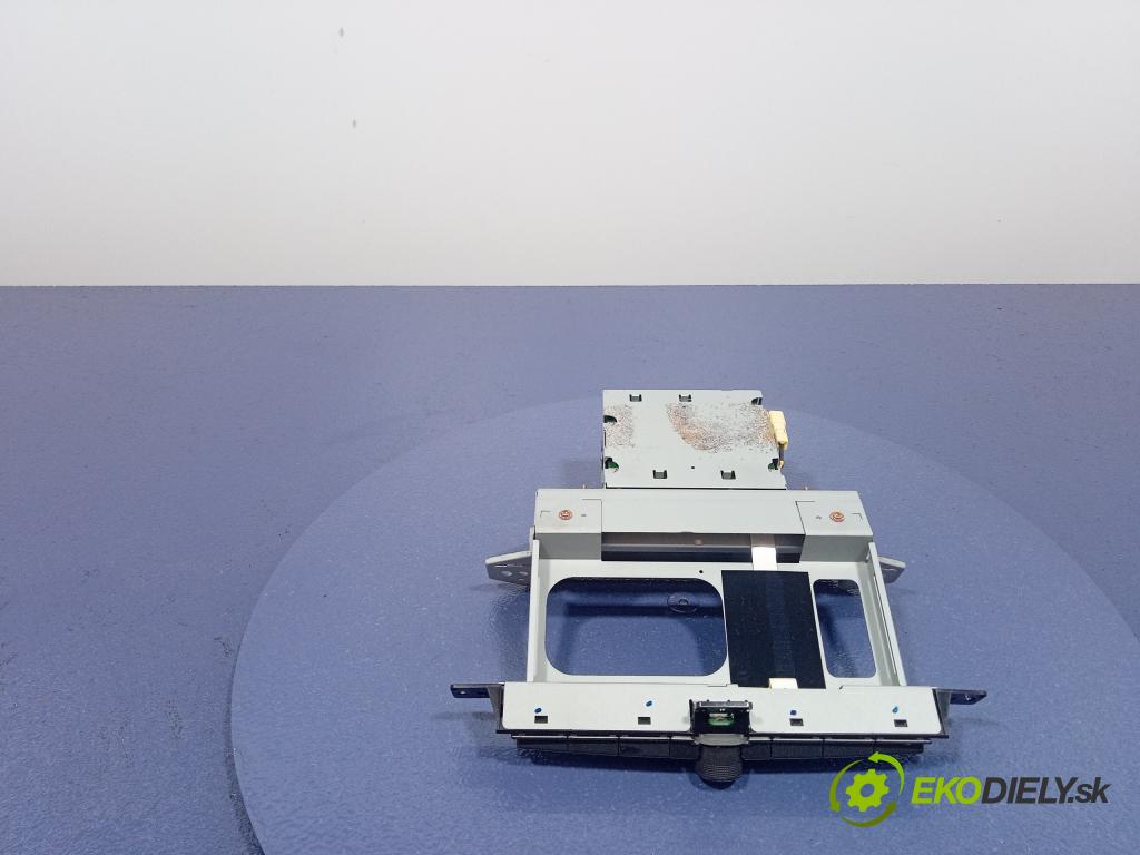 Toyota Avensis 2.0 sol 2004 Zobrazit: Rádio: / GPS 86110-05020