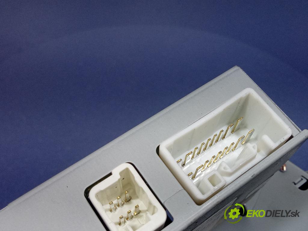 Toyota Avensis 2.0 sol 2004 Zobrazit: Rádio: / GPS 86110-05020