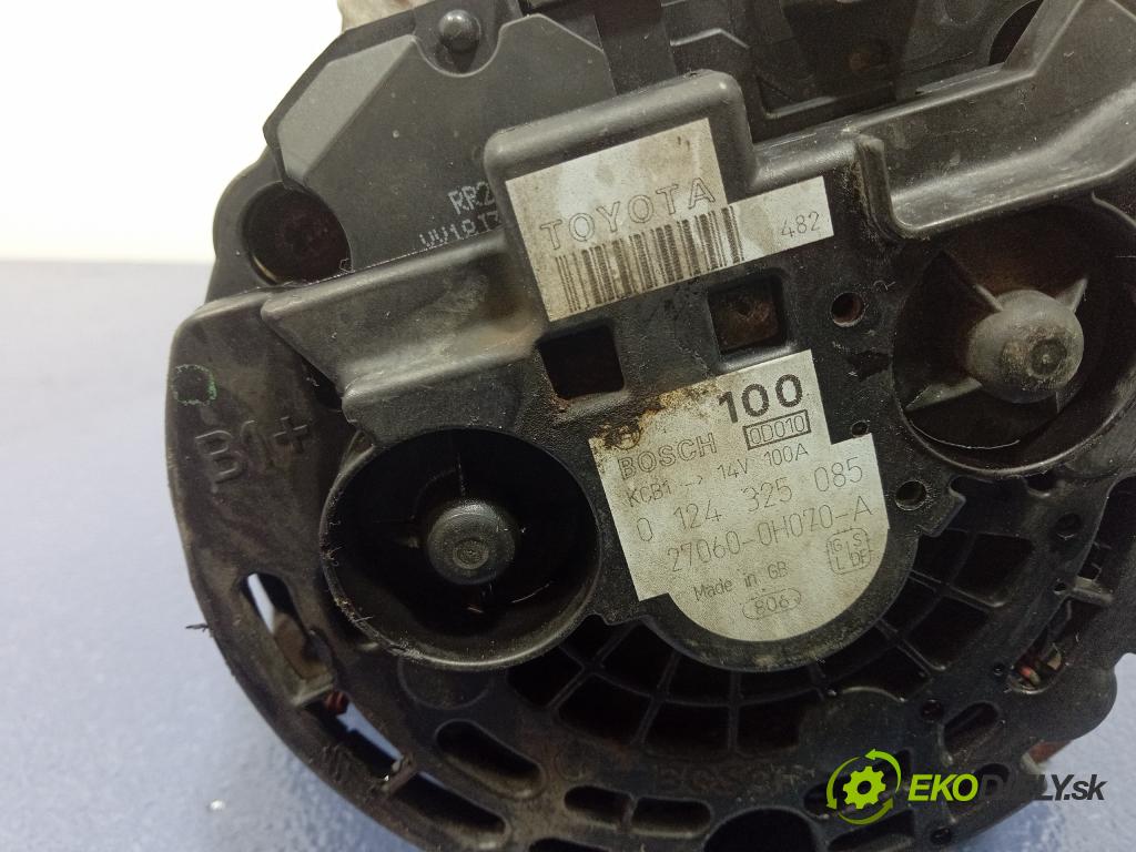 Toyota Avensis 2.0 sol 2004 Alternator 0124325085