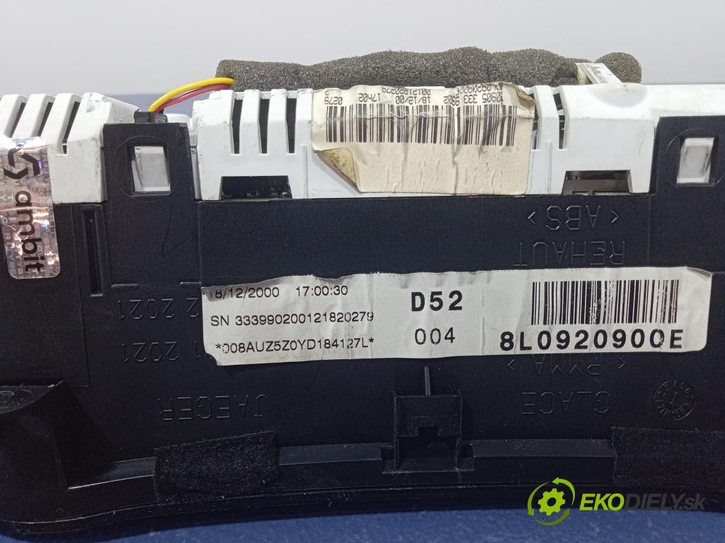Audi A3 2000 prístrojovka/ budíky 8L0920900E