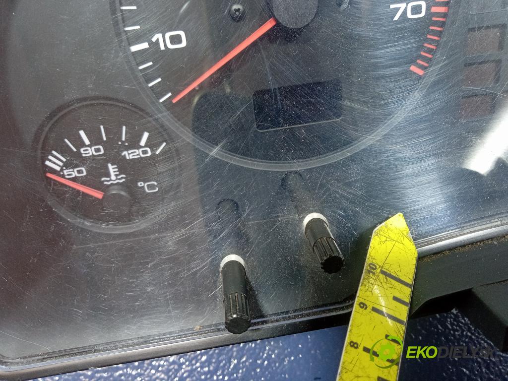 Audi 80 1992 prístrojovka/ budíky 893919067