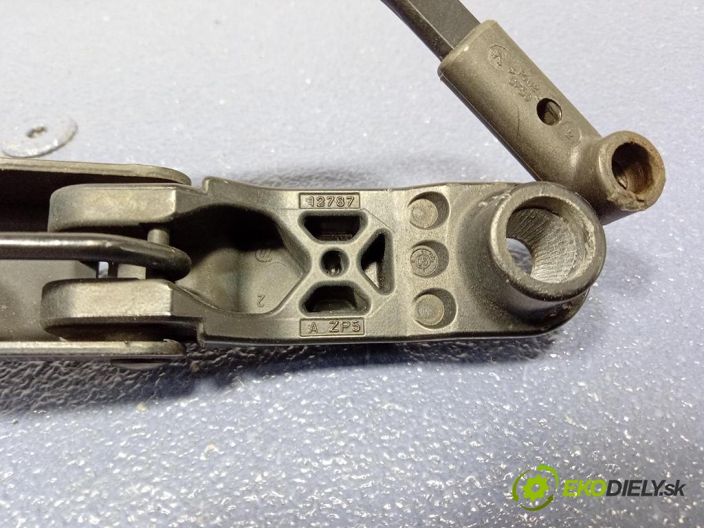 Citroen C1 2005 Rameno: Stierače: Predné 01