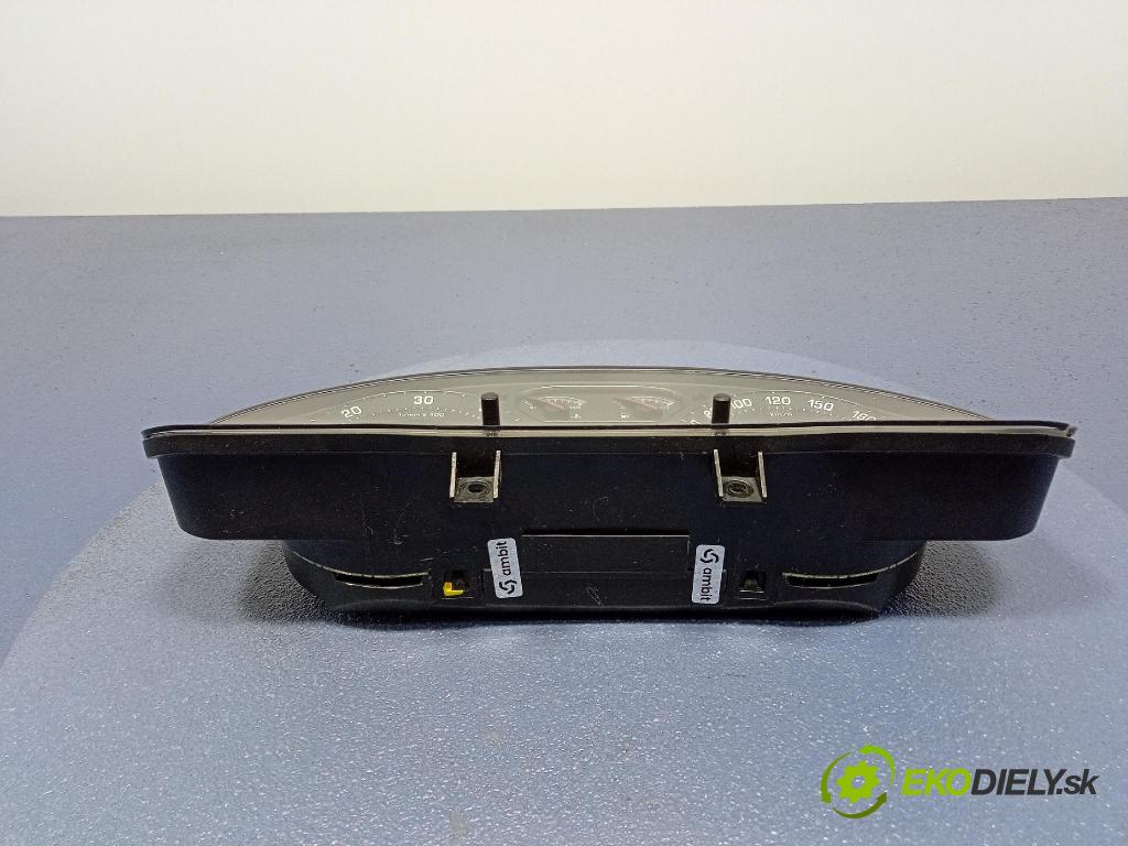Skoda Superb 2004 prístrojovka/ budíky 3U0920841A