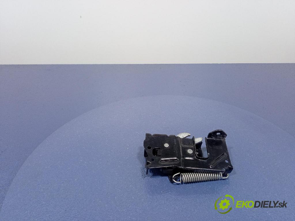 Bmw M2 2019 zámek masky: 7242549