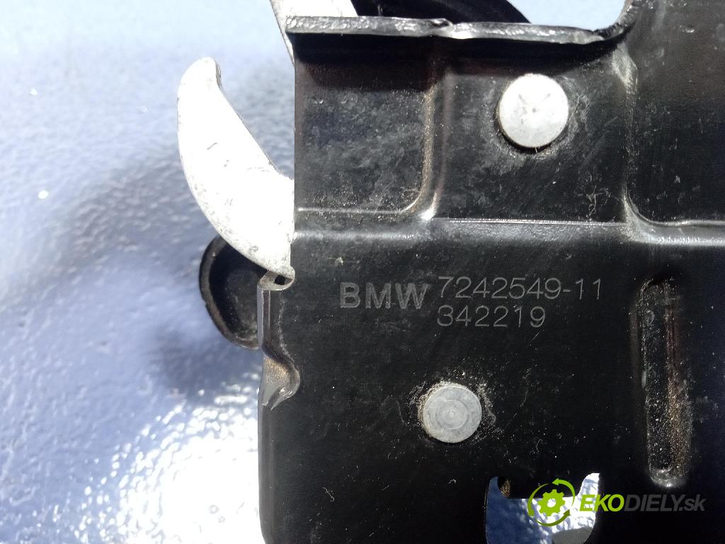 Bmw M2 2019 zámek masky: 7242549