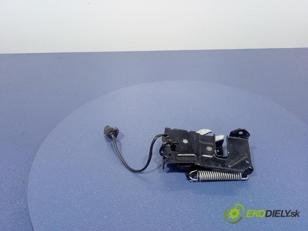 Bmw M2 2019 zámek masky: 7242548