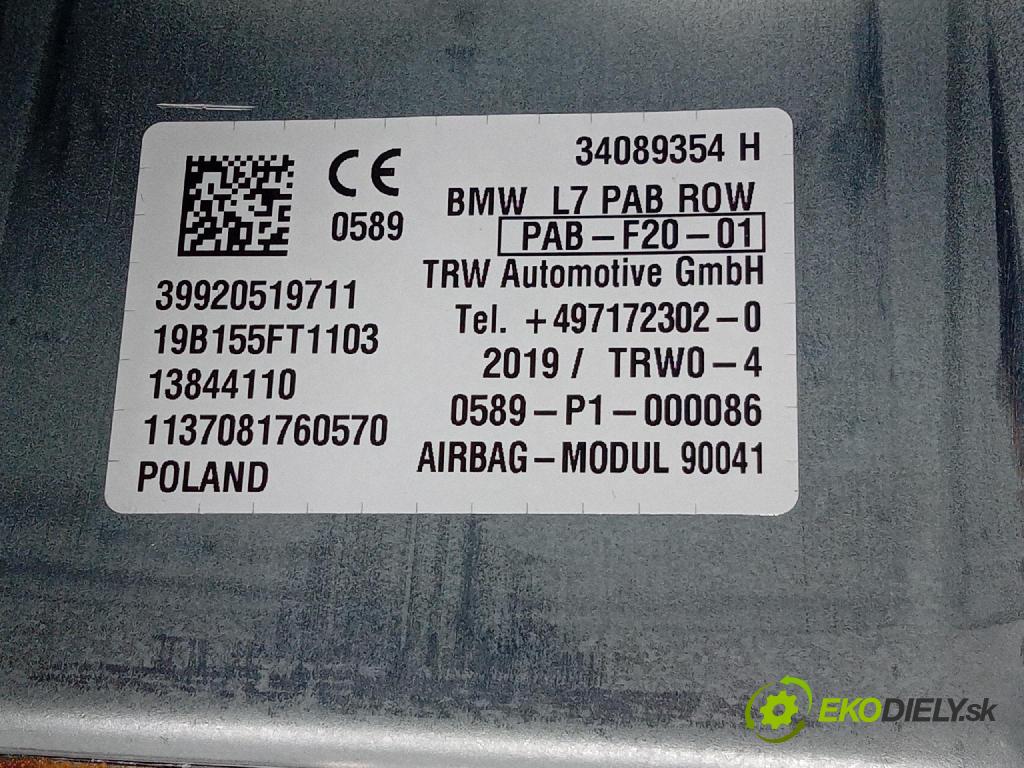 Bmw M2 2019 kokpit,pristrojová doska 01