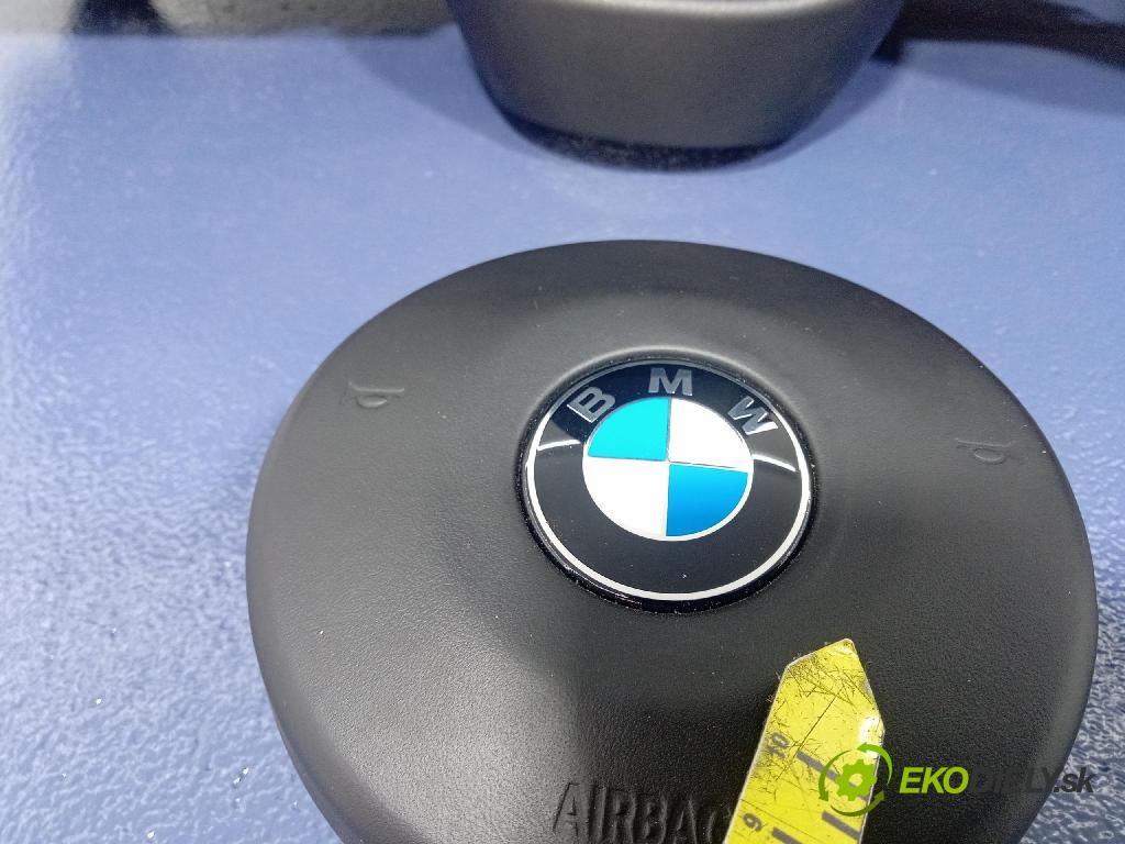 Bmw M2 2019 kokpit,pristrojová doska 01
