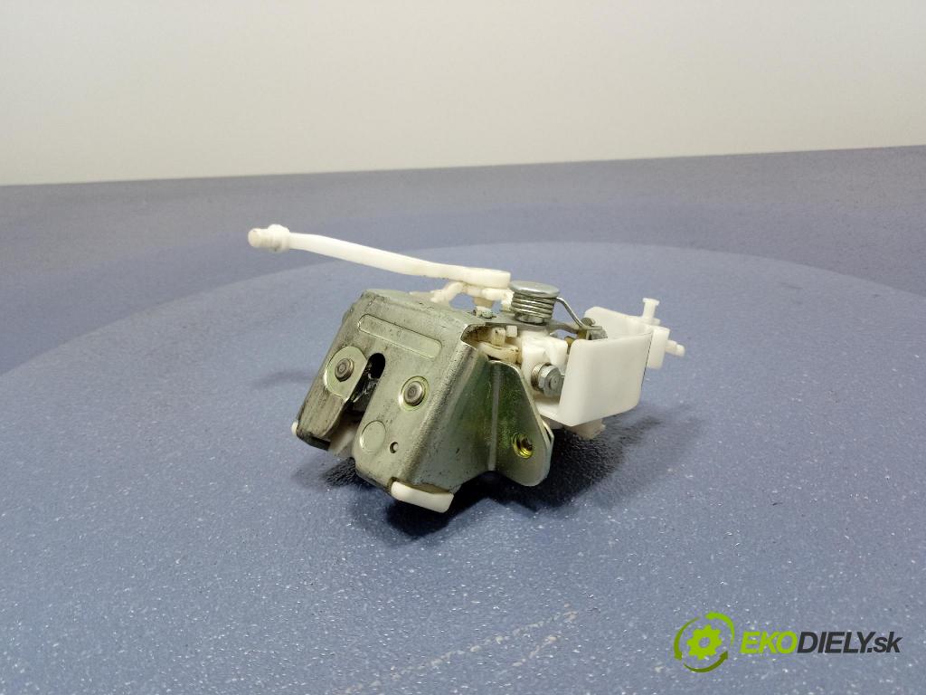 Mitsubishi Space Star 2013 zámek Klapky: kufr 01