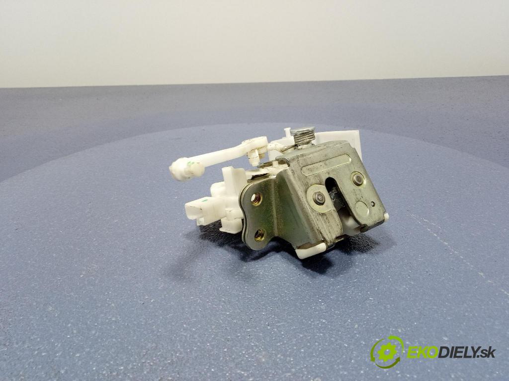 Mitsubishi Space Star 2013 zámek Klapky: kufr 01