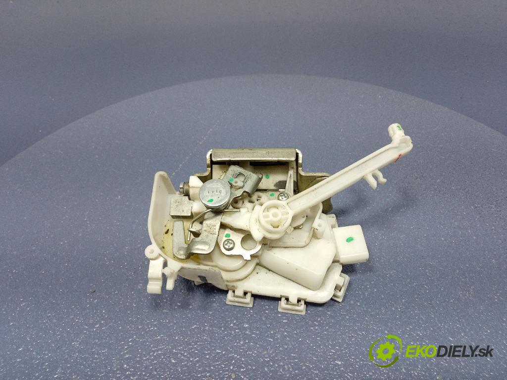 Mitsubishi Space Star 2013 zámek Klapky: kufr 01
