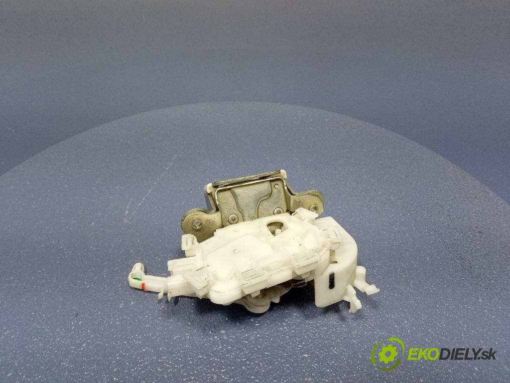 Mitsubishi Space Star 2013 zámek Klapky: kufr 01