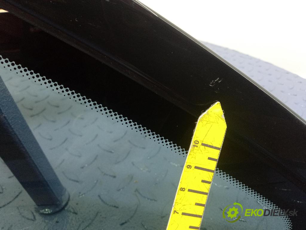 Bmw M2 2019 sklo Karoséria: zad 01