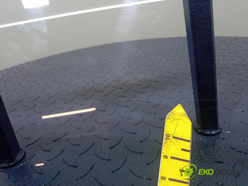 Bmw M2 2019 sklo Karoséria: zad 01