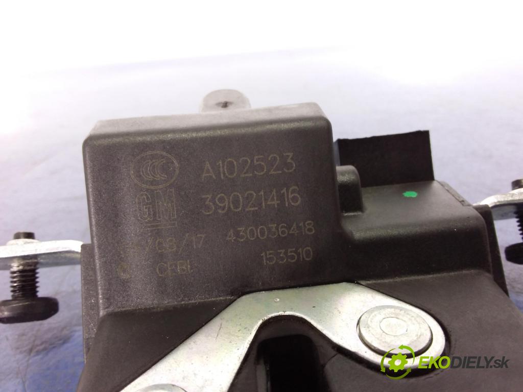Opel Astra 2017 zámek Klapky: kufr 39021416