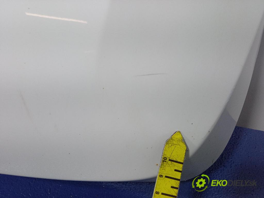 Suzuki Celerio 2015 nárazník Zad: 71811-84M0