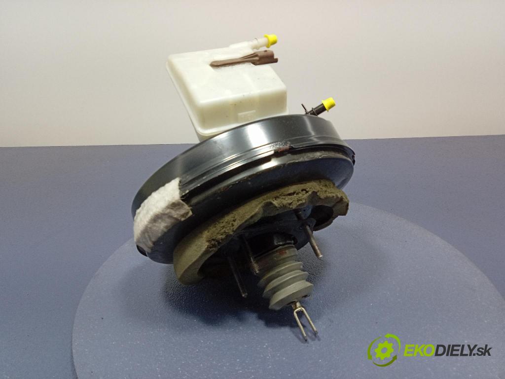 Citroen Ds5 2015 servo Brzdní: 9807840180