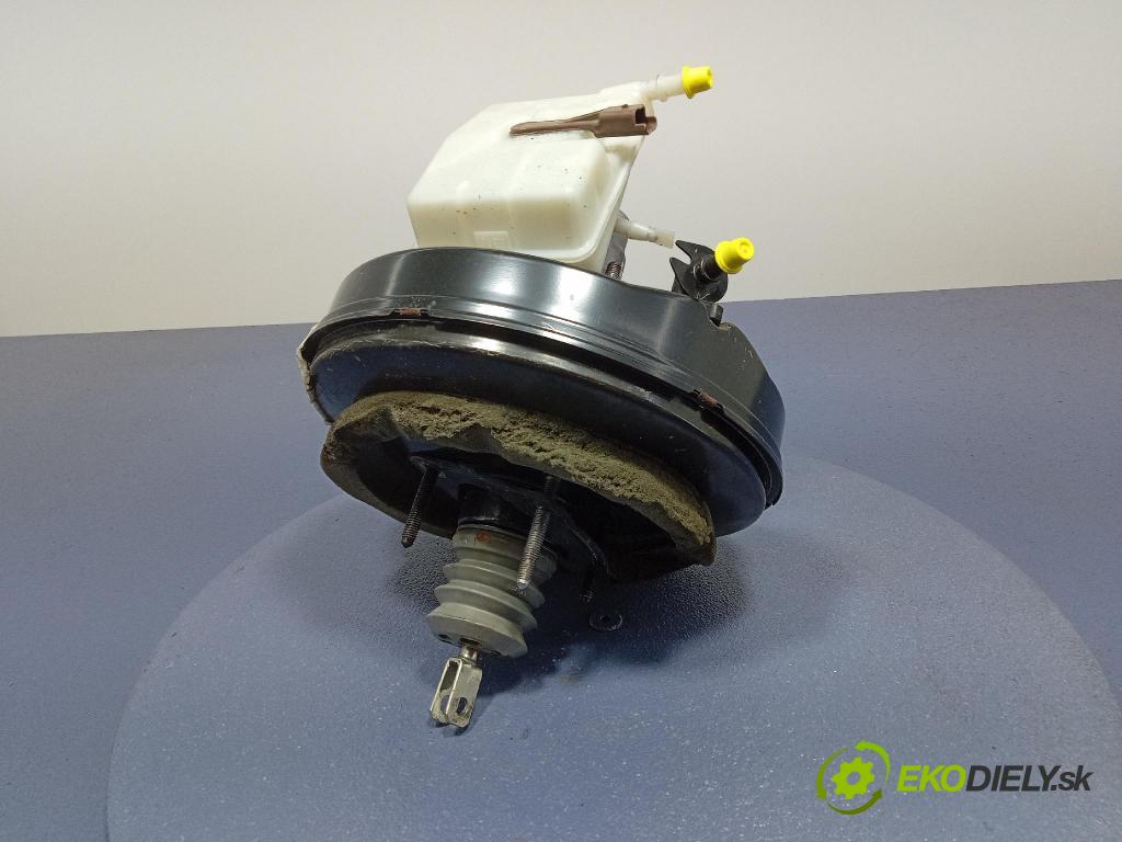 Citroen Ds5 2015 servo Brzdní: 9807840180