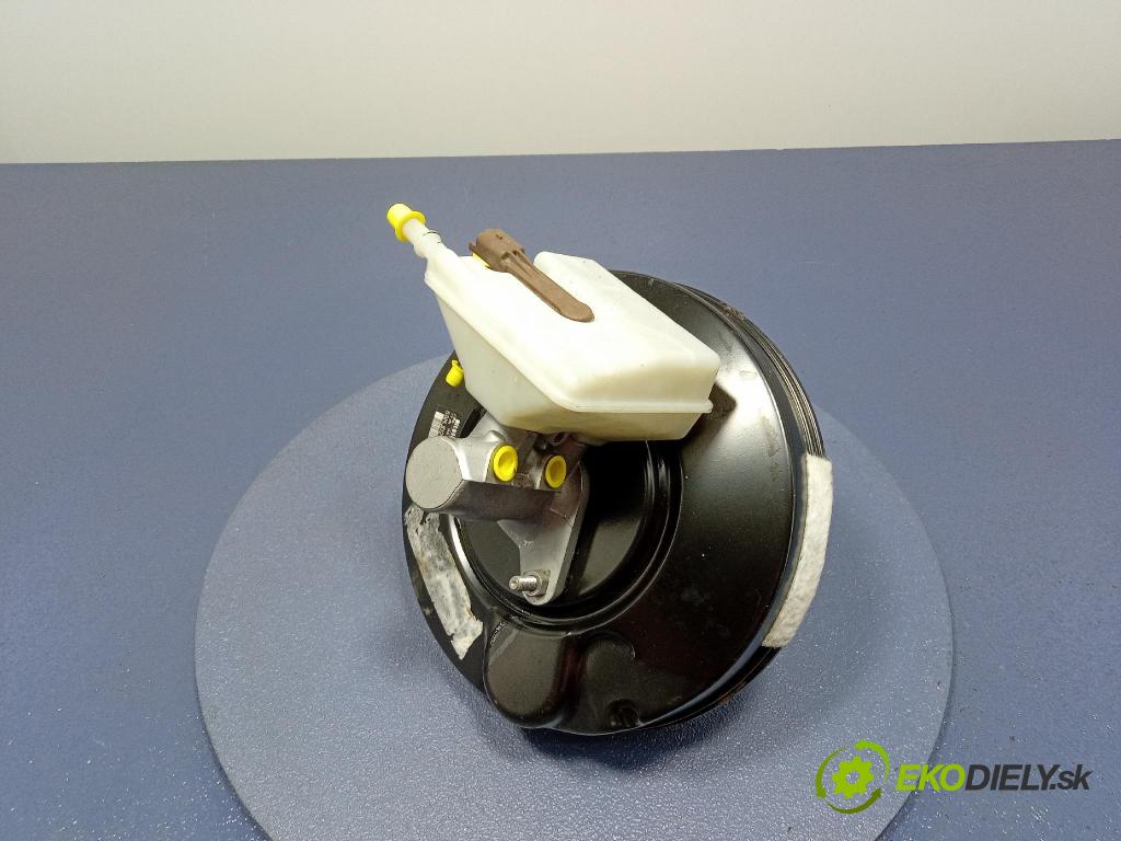 Citroen Ds5 2015 servo Brzdní: 9807840180