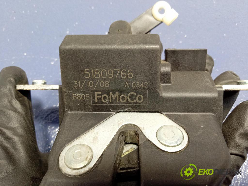 Ford Ka 2008 zámek Klapky: kufr 51809766