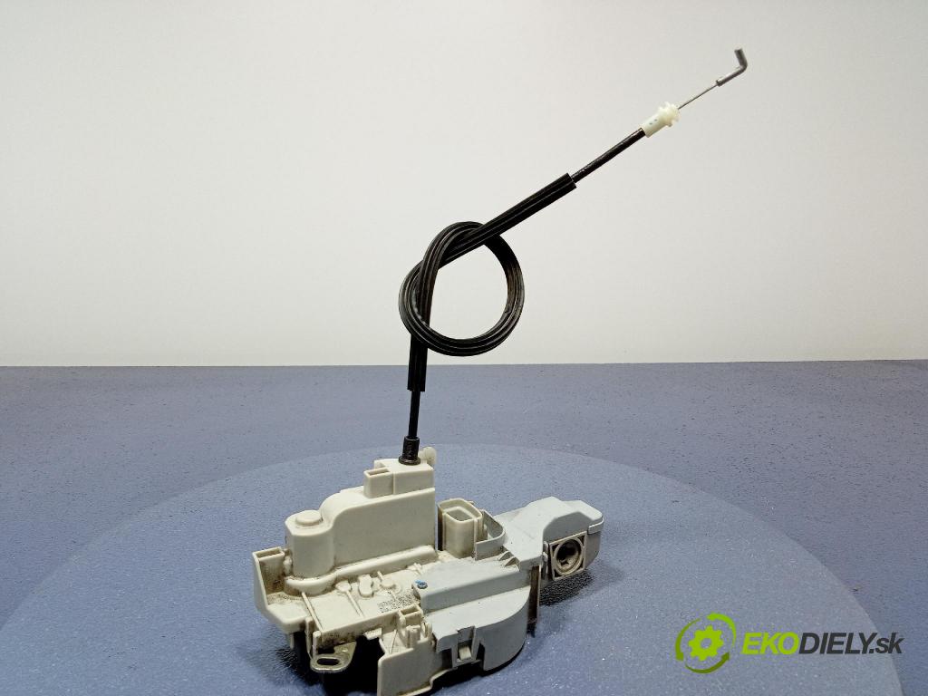 Fiat Bravo 2007 zámek dveře před Levý: 01