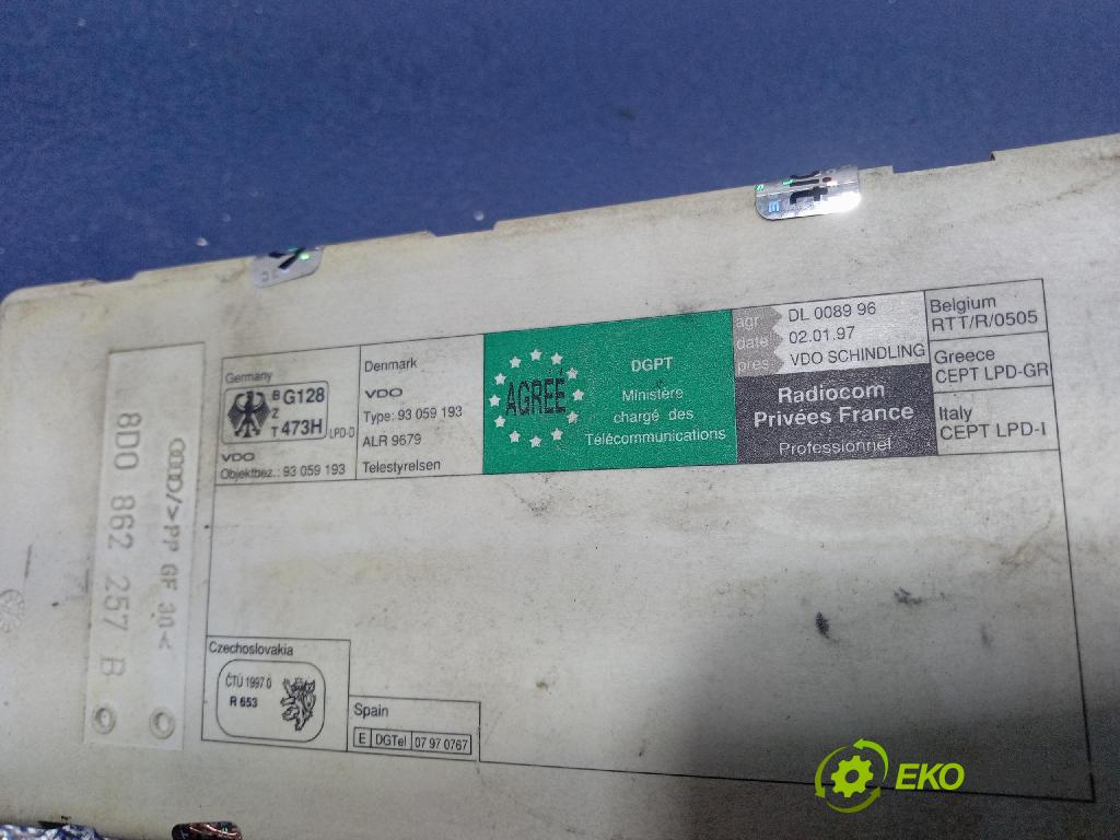Audi A4 2000 pompa Centrálny: Zámok: 8D0862257B