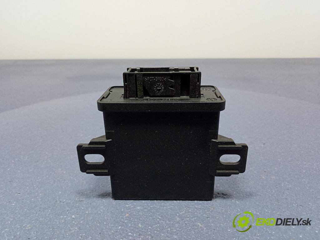 Seat Leon 2015 riadiaca jednotka 5Q0907357