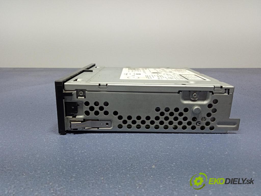 Seat Leon 2015 Radio I Navigácia: 5QA035846