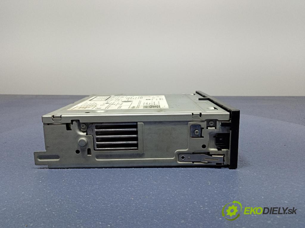 Seat Leon 2015 Radio I Navigácia: 5QA035846