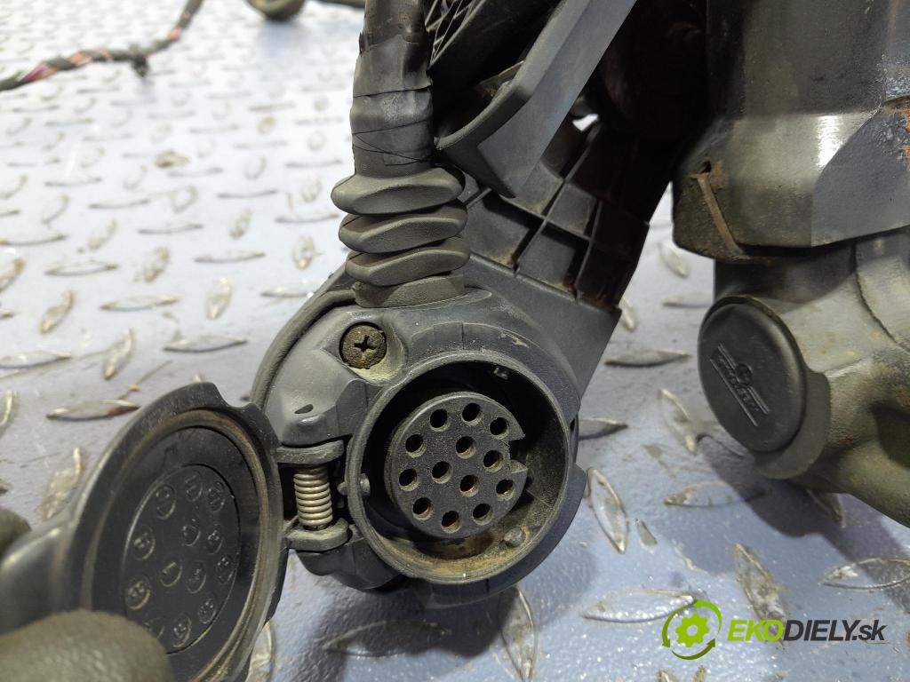 Vw Passat 2008 oko Do Přívěsy 3C0803881D