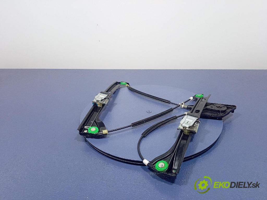 Vw Polo 2016 mechanismus stahování Sklenka: před v pravo: 6RS837462B