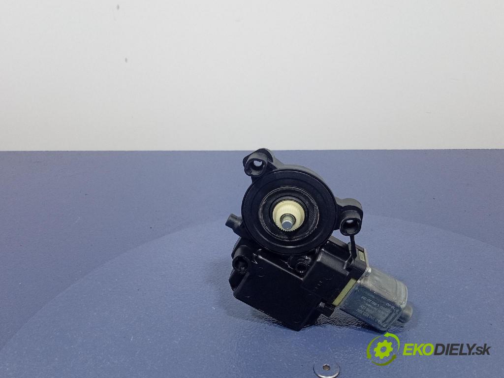 Vw Polo 2016 mechanismus stahování Sklenka: před v pravo: 6R0959802DL