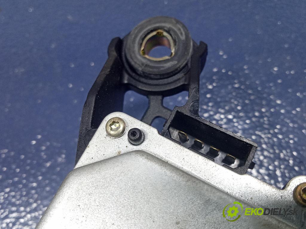 Audi A4 1997 motor: Stierače: zad 8L0955711B