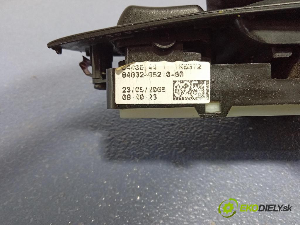 Toyota Avensis 2005 prepínač Okná: 84820-05100