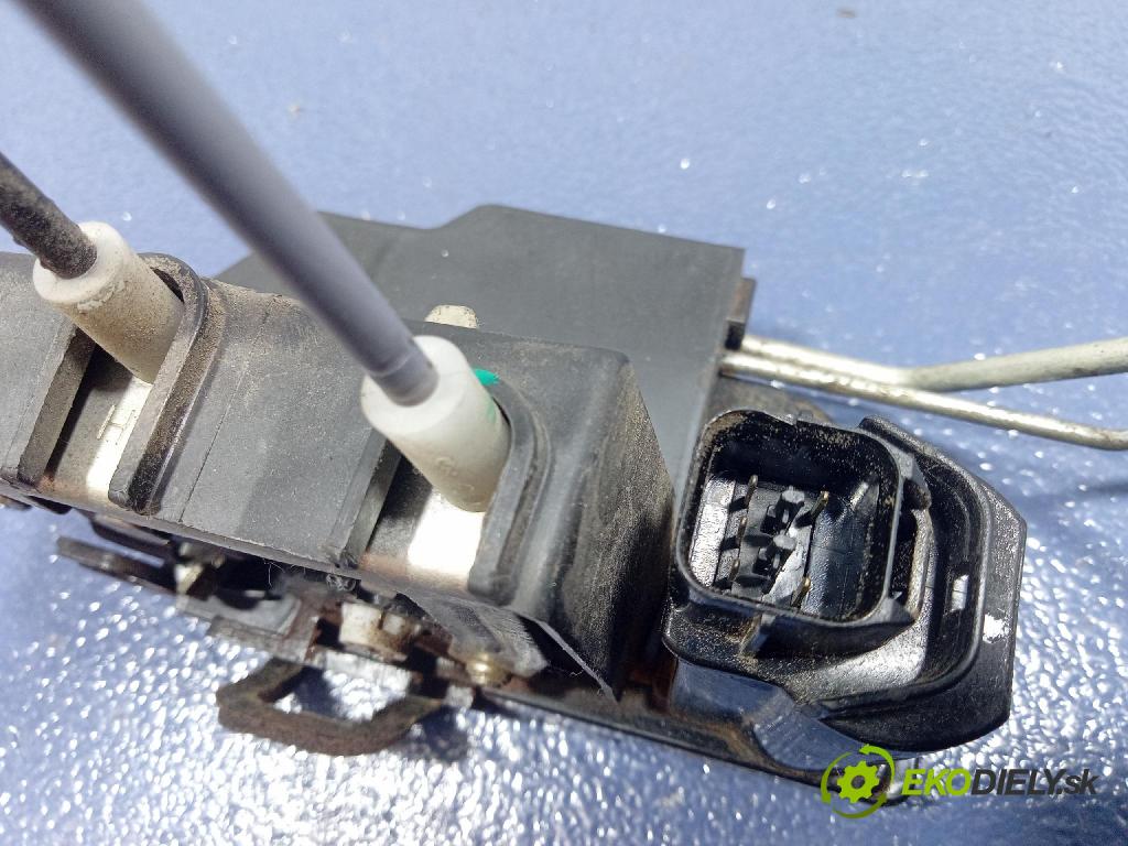 Hyundai I10 2008 zámek dveře před v pravo: 01